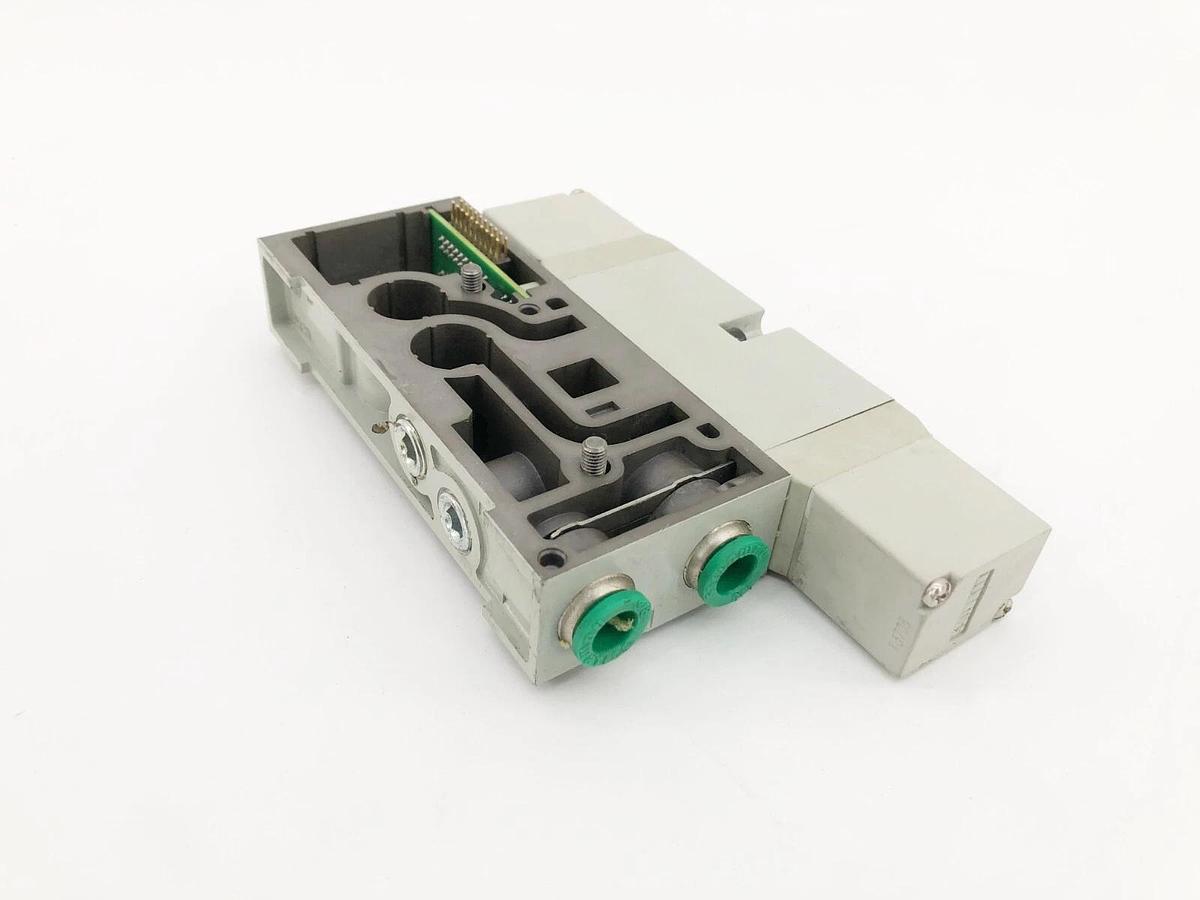 New Numatics 123BB6Z2ML00061 Solenoid Valve 24VDC 2.5W 122BB600M000061 - No Box