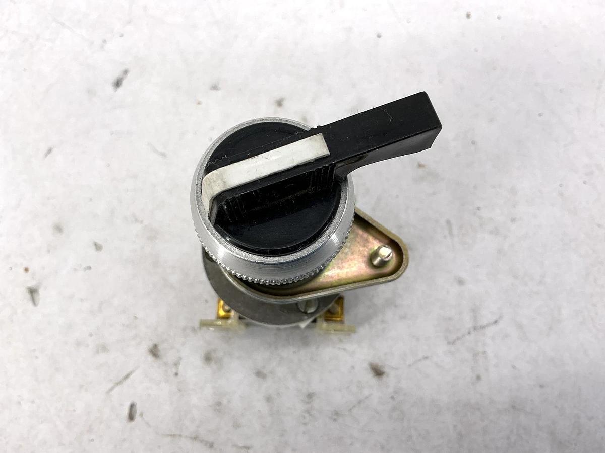 New Allen Bradley 800H-NP17KF4# Ser A Selector Switch 4-Position - No Box