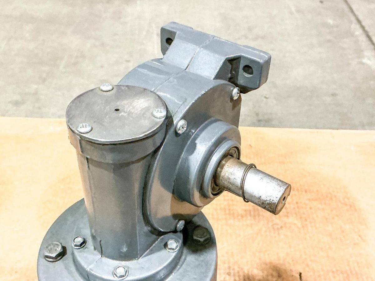New Baldor GM3306 Gear Motor .4HP 43.5RPM 40:1 460V Spec 33E282-0673K3 - No Box