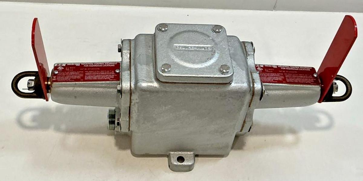 New Crouse-Hinds AFU0333 01 Conveyor Control Safety Switch Single End Right