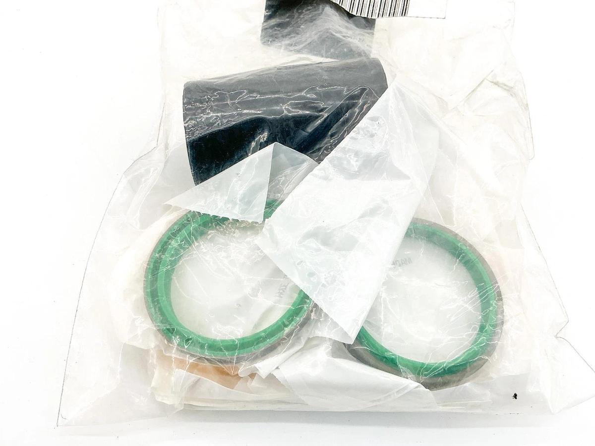 New Hyster 1595807 Steering CY Seal Kit