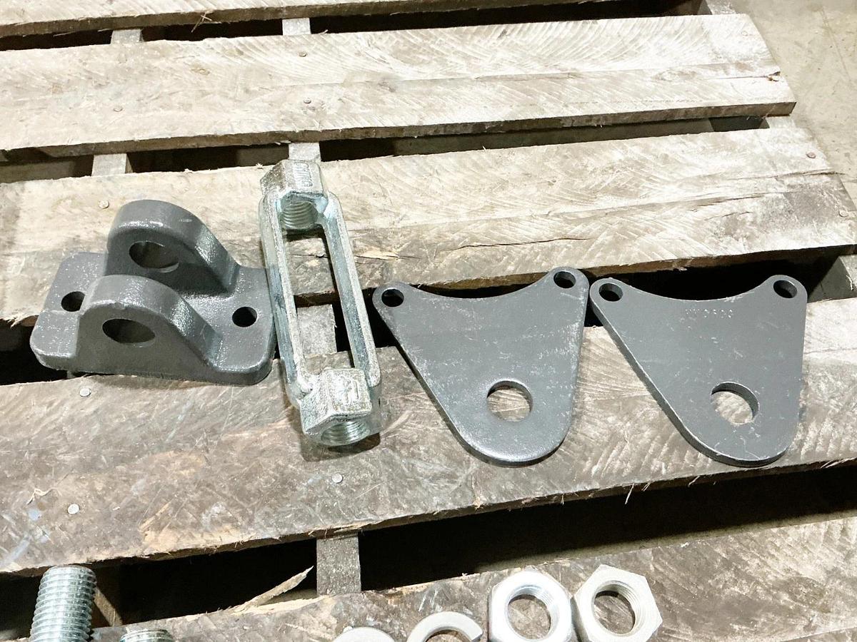 New Browning 315TAP-H Helical Shaft Mount Speed Reducer Torque Arm