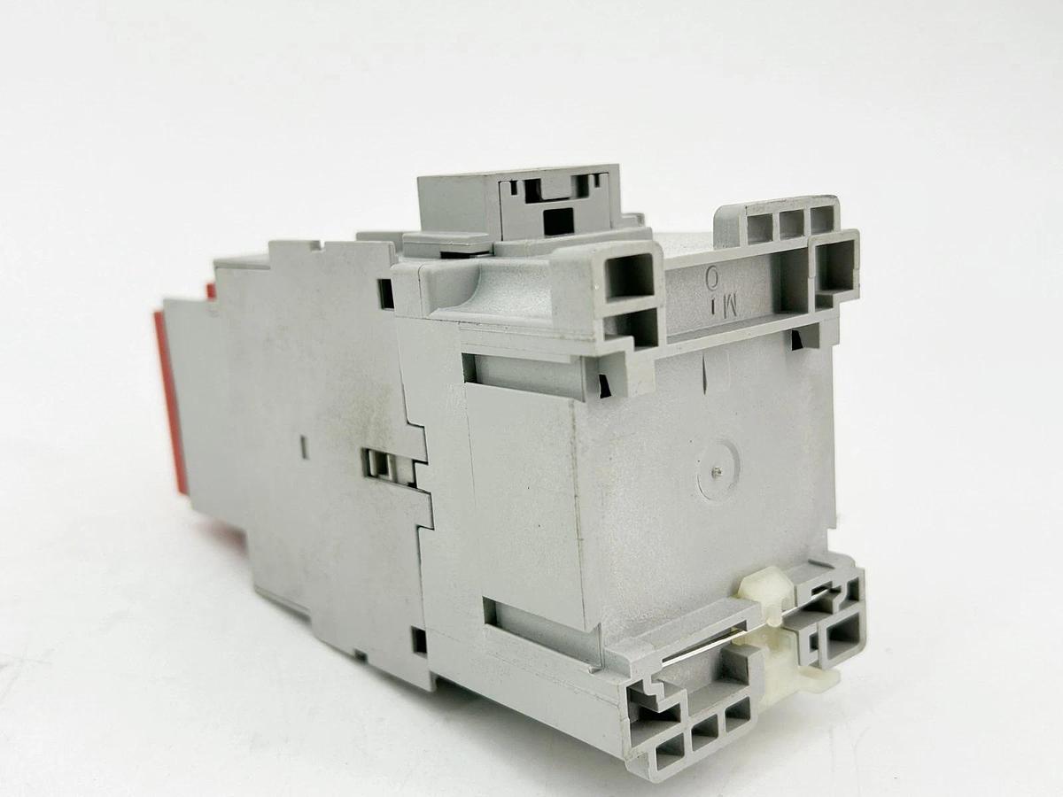 New Allen Bradley 100S-C43EJ04C Safety Contactor 43A 24VDC Ser.B