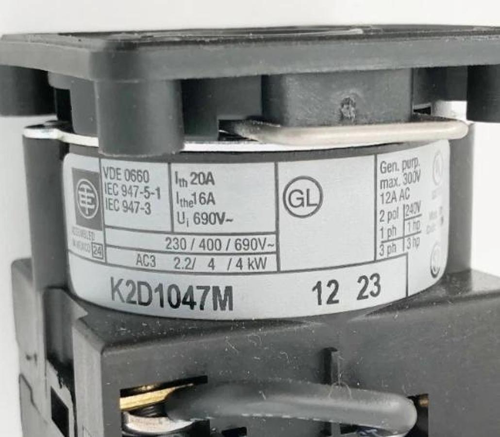 New Telemecanique 9003K2D1047M Cam Switch 300VAC 12A