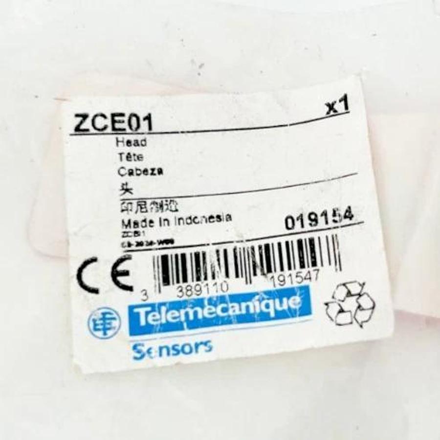 Lot of 2 New Telemecanique ZCE01 Limit Switch Heads 019154