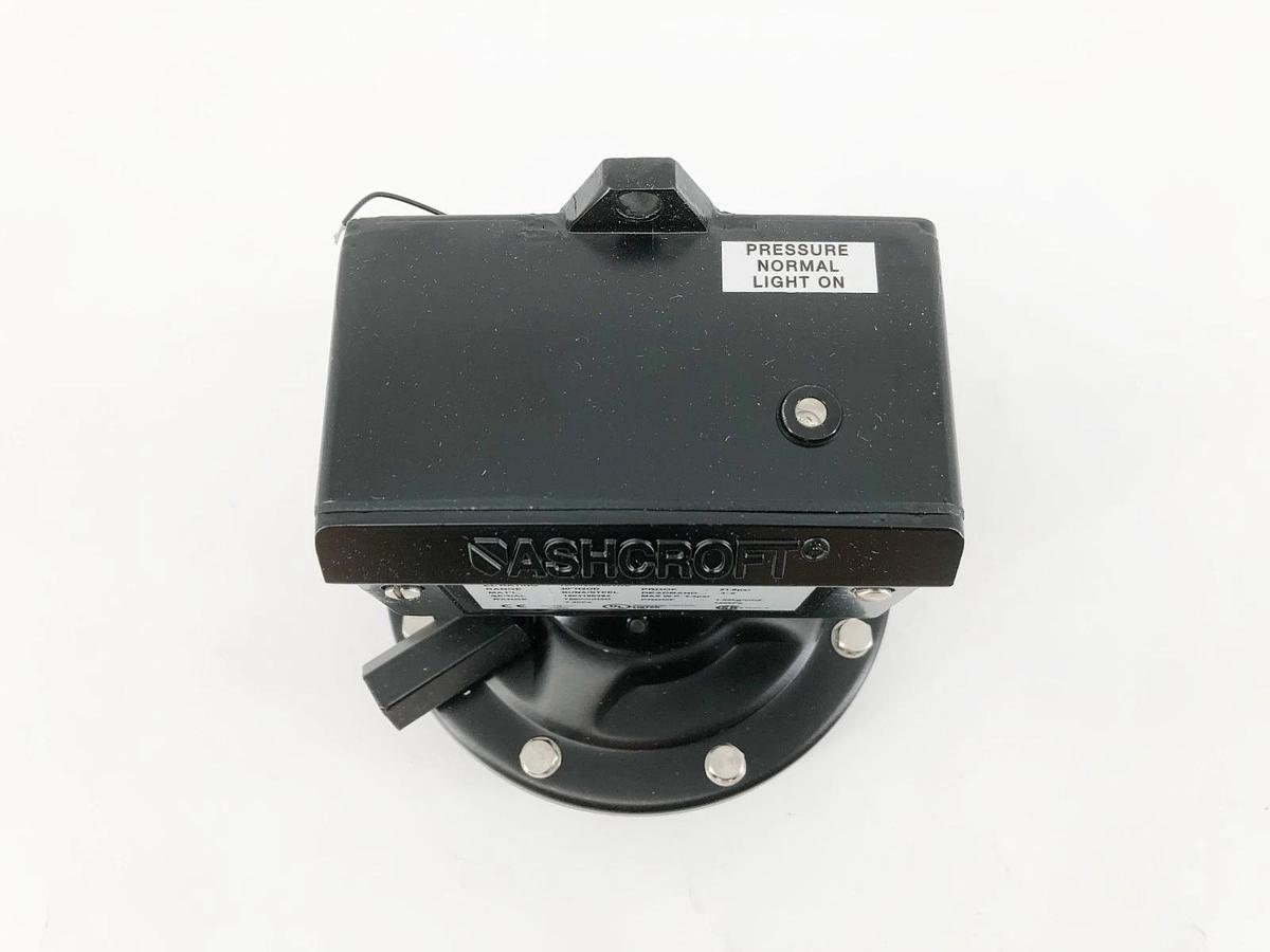 New Ashcroft D420B XFM Pressure Switch 30" H20D 15A 125/250VAC