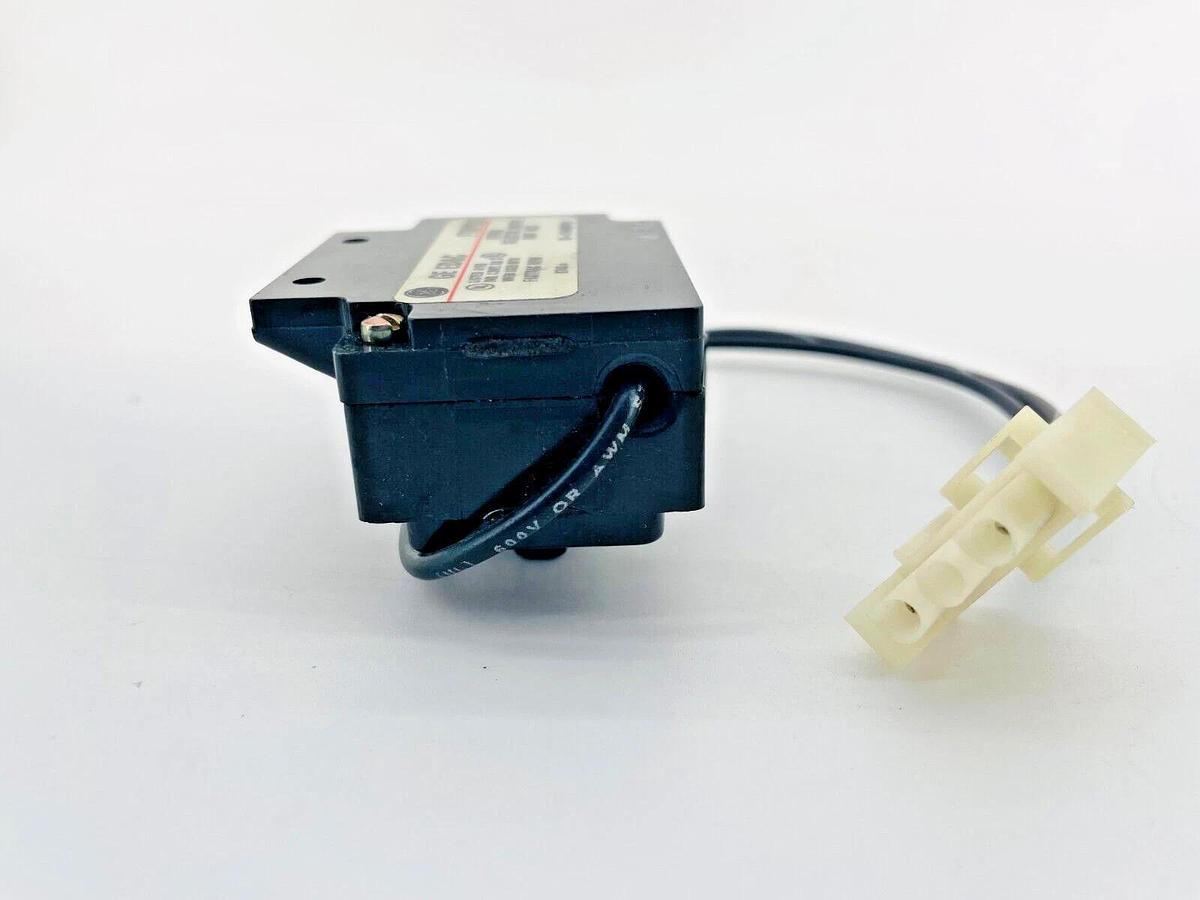 New GE FTNPB1D Selector Switch Off/On 600V