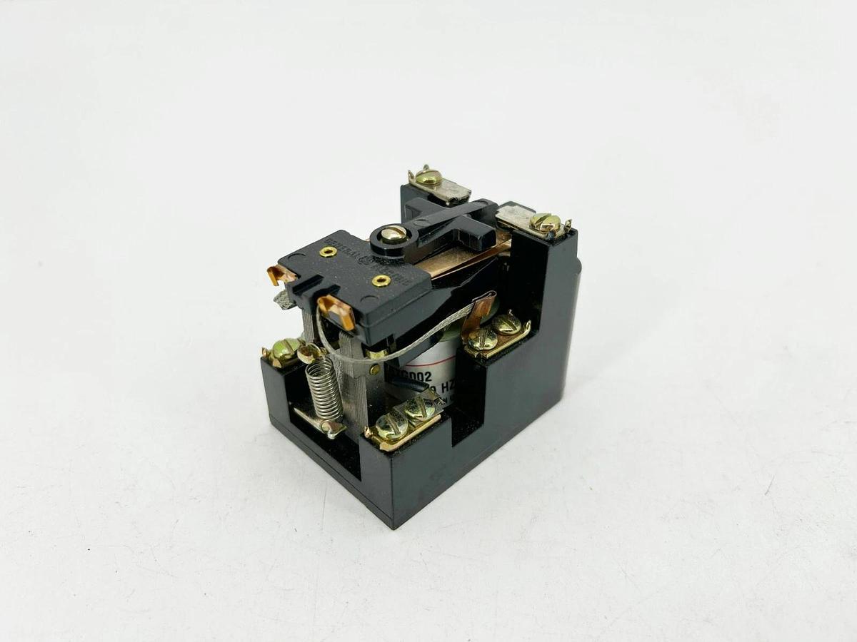 New GE General Electric CR2790E100A2 General Purpose Relay 300V 10A 115VAC Coil