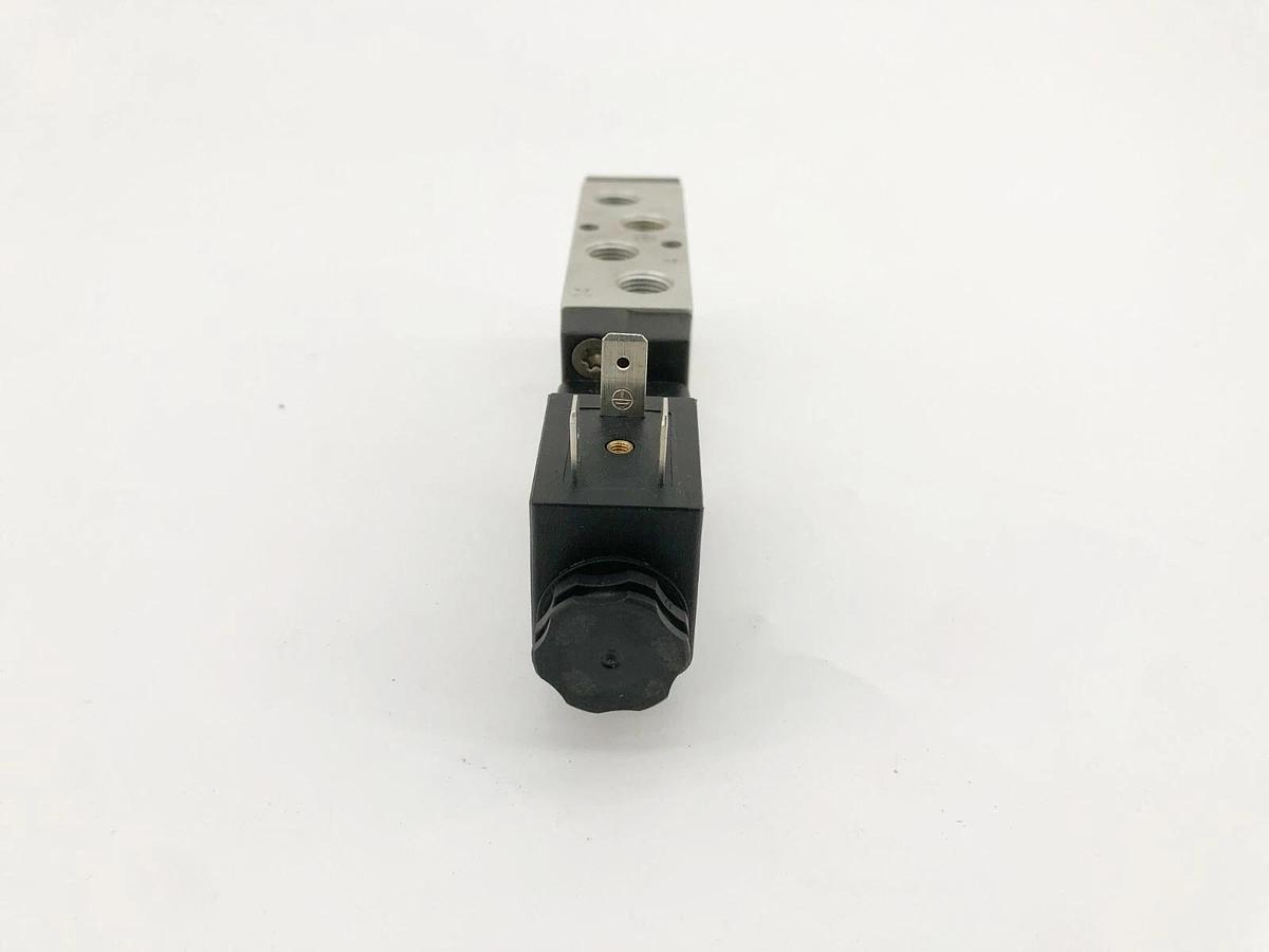 New Parker P2LAXN91ESNDDB49 Solenoid Valve 1/8" NPT 24VDC 145psi