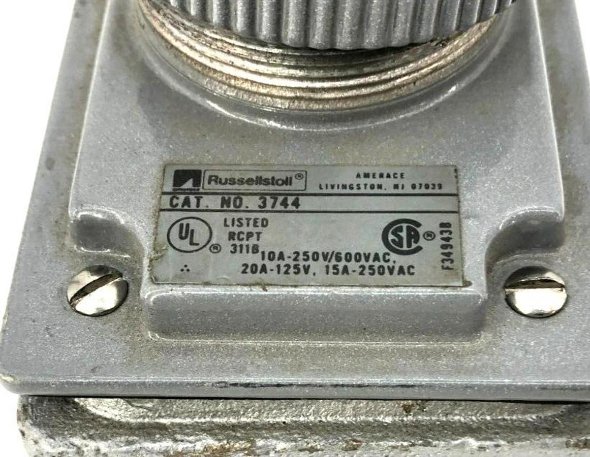 Used Russellstoll 3744 Receptacle With Appleton FD Unilet 1/2" 20A-125V 15A-250VAC