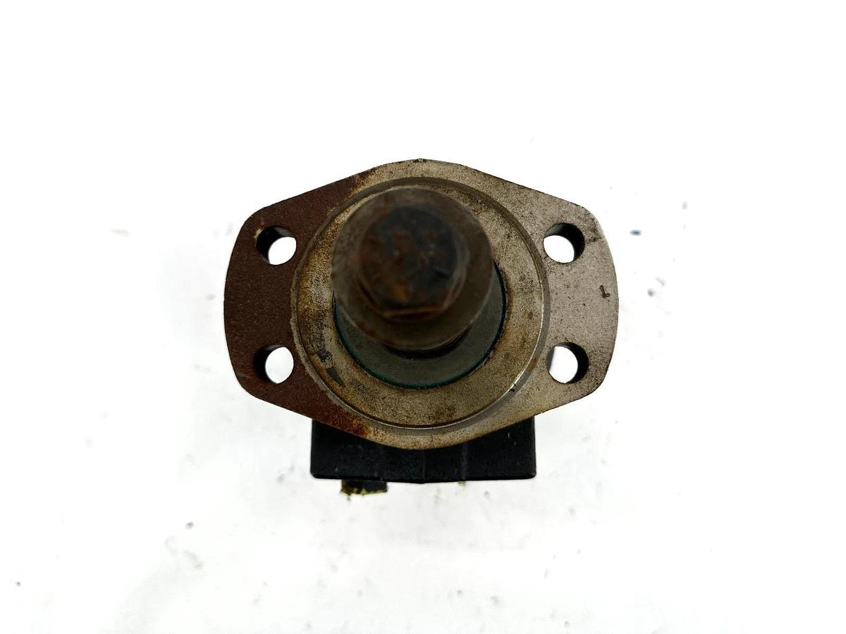 New Ross TORQMOTOR MB080105AAAA Hydraulic Motor 1.23" OD - No Box