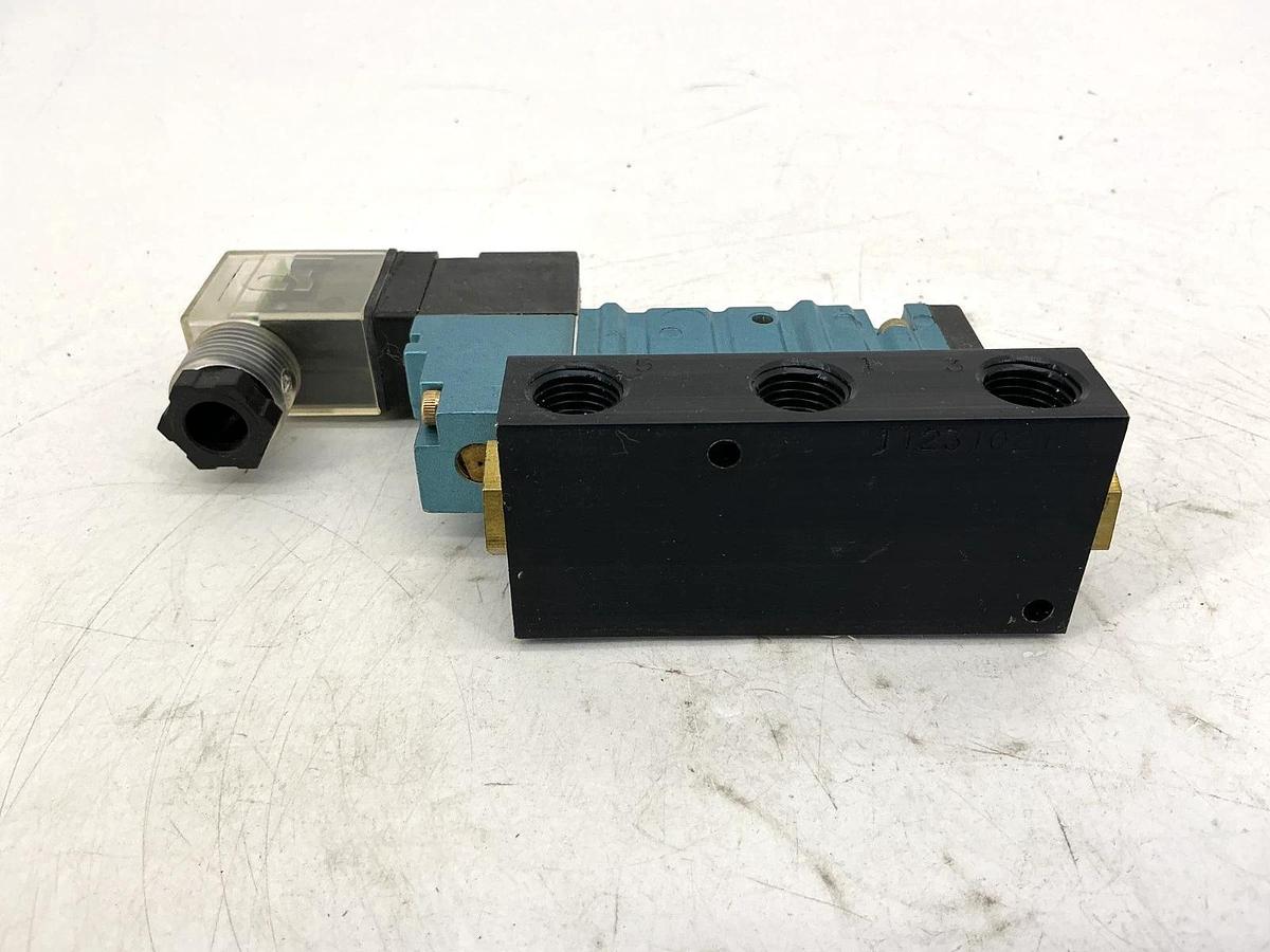New MAC Valves 413A-BAA-DM-DDAJ-1JD Solenoid Valve 5.4Watts 120PSI 24VDC