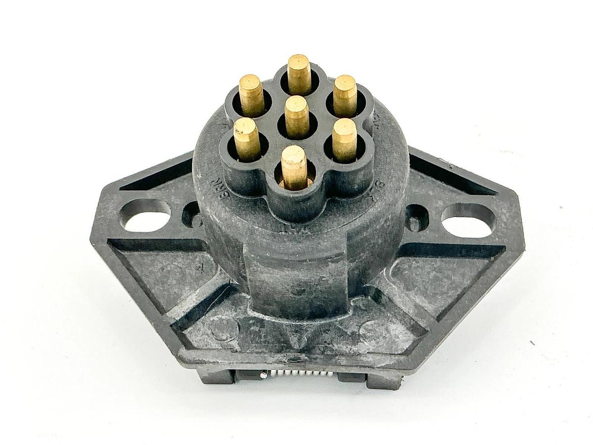 New Phillips 16-724 Sta-Dry Socket Receptacle 24V 7Pin - No Box
