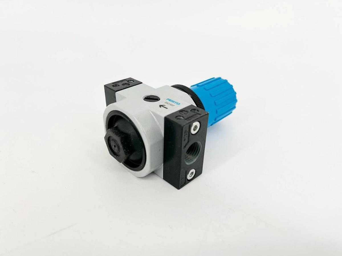 New Festo LR-1/4D-7-O-I-MINI Pressure Regulator 240psi 192307
