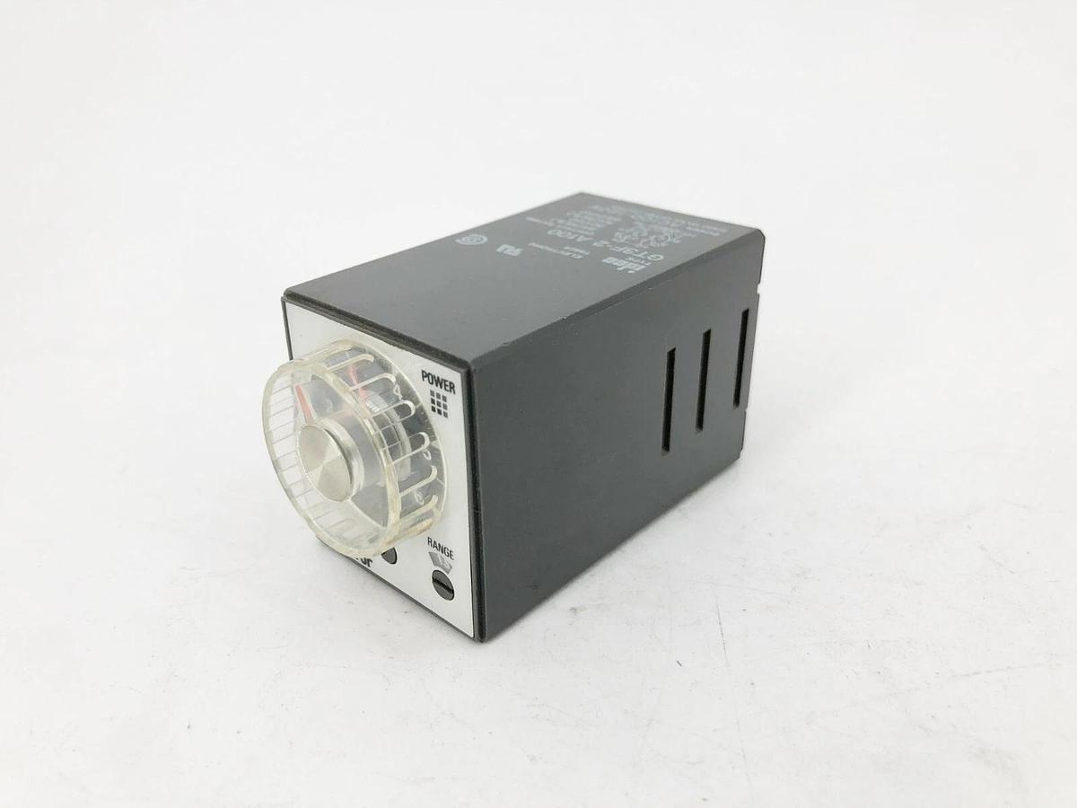 Used Lot of 2 IDEC GT3F-2 A100 Timer Relays 120V 3A-30VDC 4A 250VAC