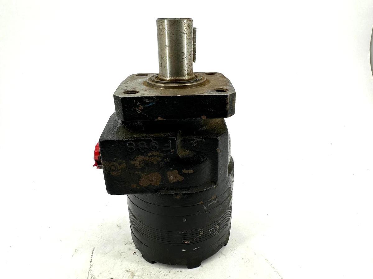 New Ross MF041310AAAA TRW Hydraulic Motor Torqmotor 0.97" OD Shaft - No Box