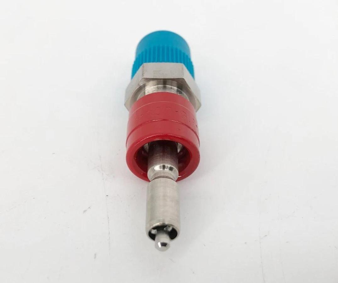 New Swagelok SS-QC4-D-4PM Instrumentation Quick Connect Stem with Valve