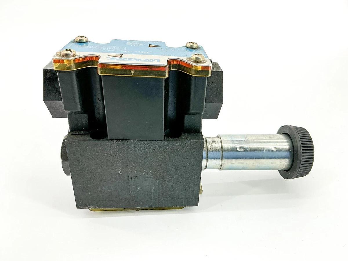 New Vickers DG4V-3-2A-M-FW-H7-60 Solenoid Valve 5000PSI 350Bar W/O Coil