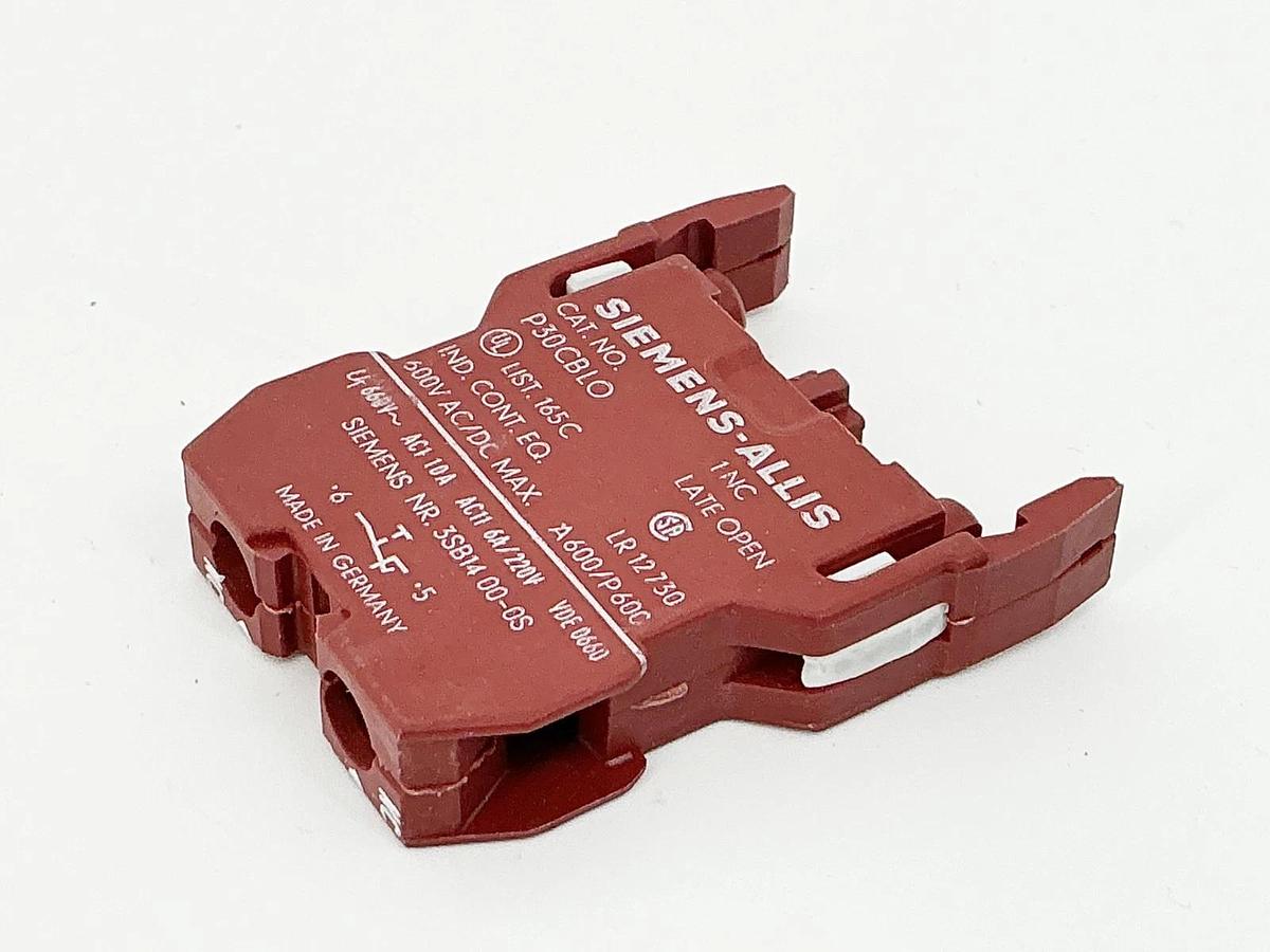 New Siemens 3SB1400-0S Contact Block 600V 1NC P30CBLO