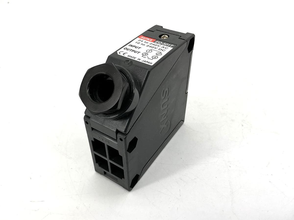 New SUNX EQ-501T Photoelectric Sensor Range: 2.5m 24-240VAC/12/240VDC UEQ501T