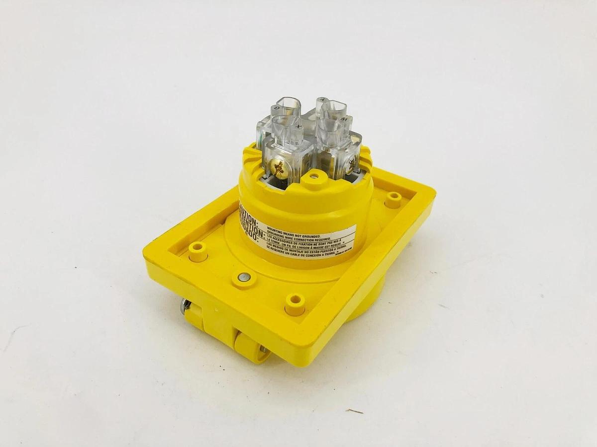 New Hubbell HBL67W74 Watertight Locking Receptacle 20A 3P 4W 125/250VAC