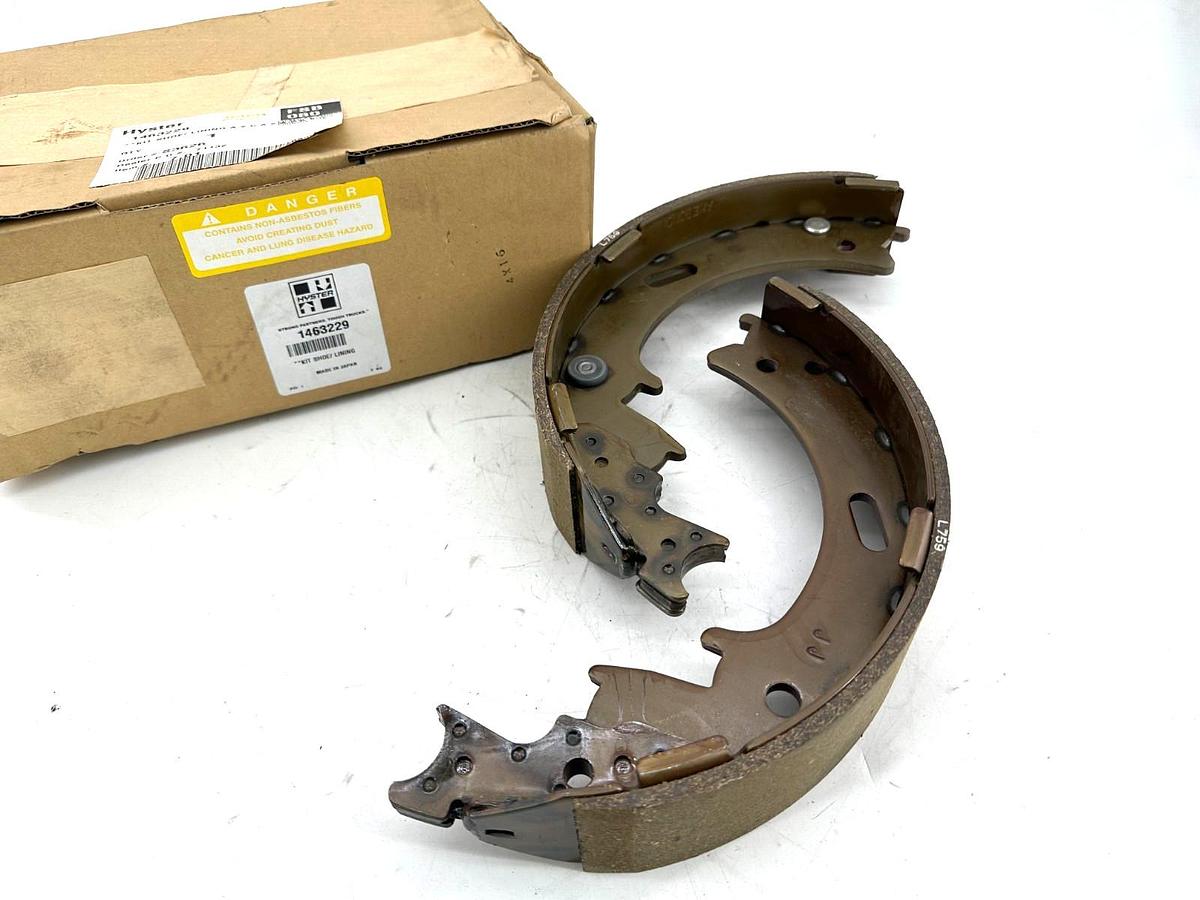 New Hyster 1463229 Right Hand Break Shoe Set - Missing Parts