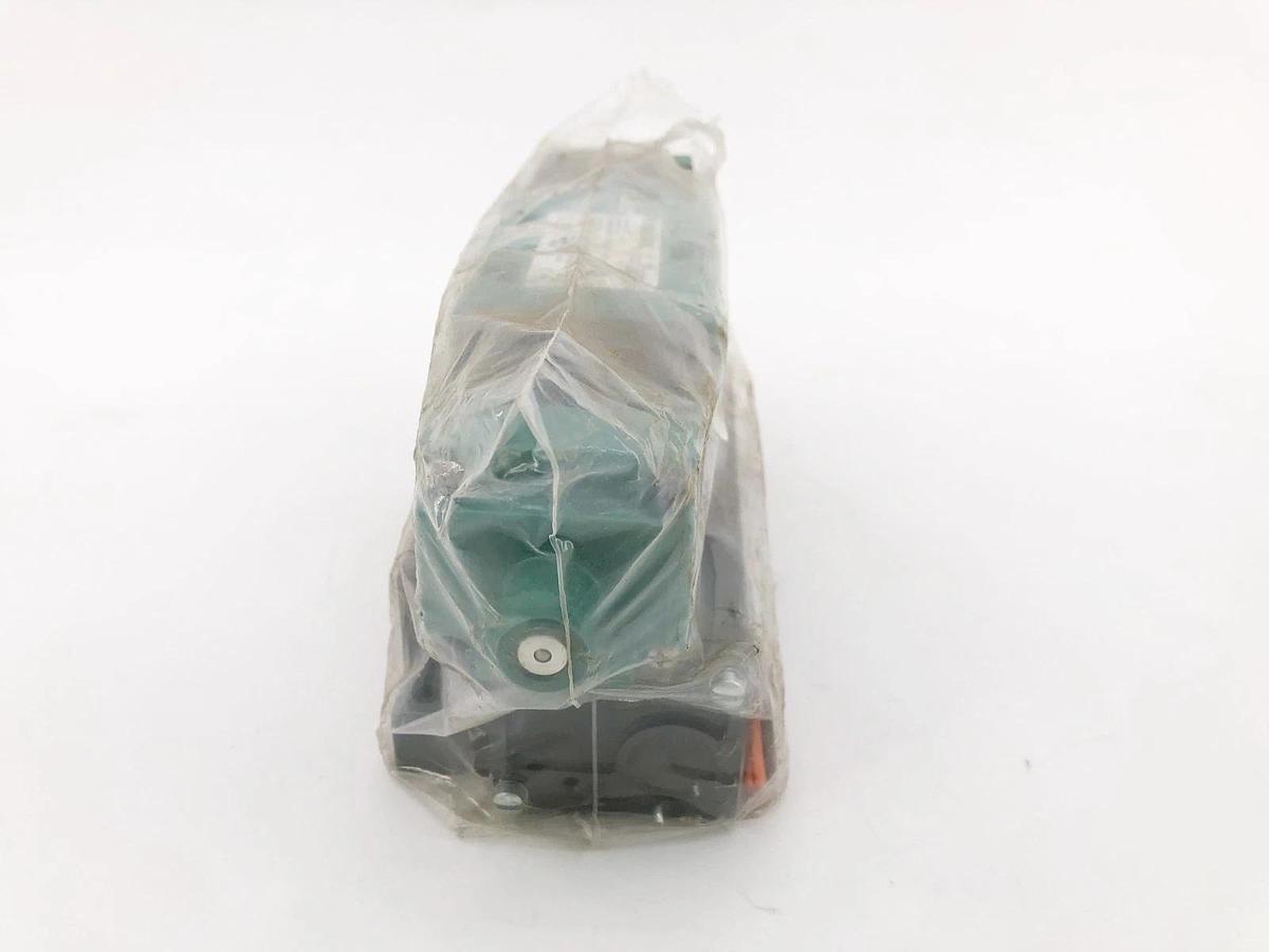 New Numatics 555SS431K046T30 Solenoid Valve 120V 554SS400K046T30 - No Box