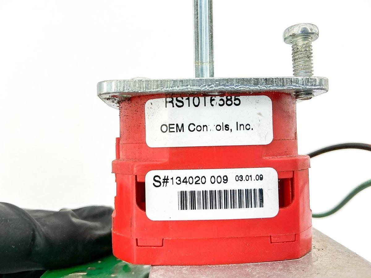New OEM Controls RS10T6585 Controller 600V 3PH 10HP 6A - missing handle