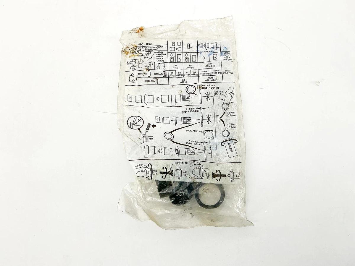 New Allen Bradley 800EP-F212W Flush Push Button Ser.A
