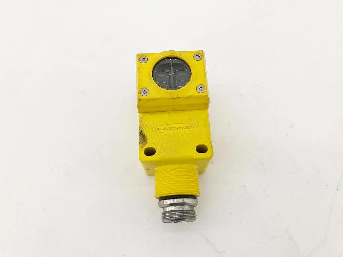 Used Banner Engineering Q45BW22CV4Q Photoelectric Sensor 90-250VAC 50/60Hz