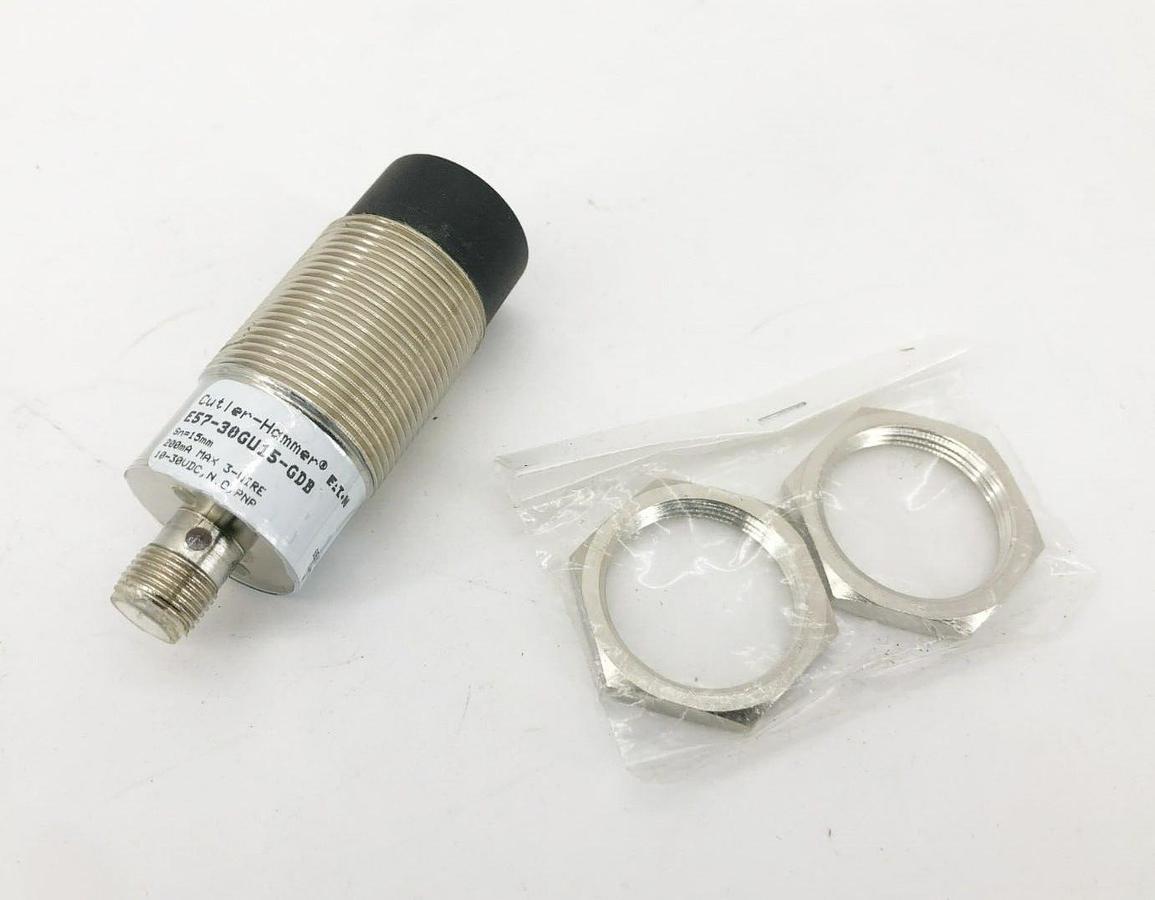 New Eaton E57-30GU15-GDB Proximity Sensor 15mm Range 10-30VDC 4 Pin
