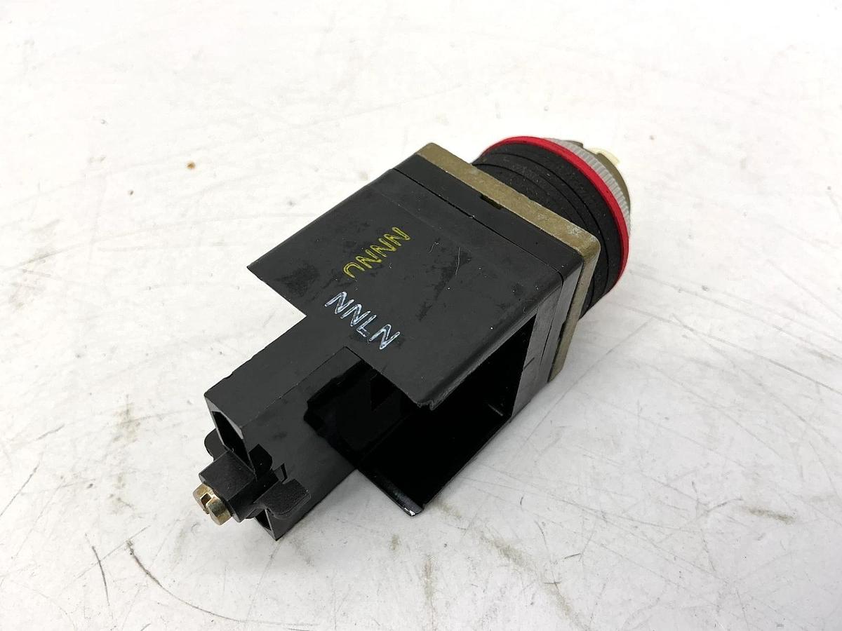 New Allen Bradley 800MR-NX6 Ser A Round Selector Switch 2Pos Maintained - No Box