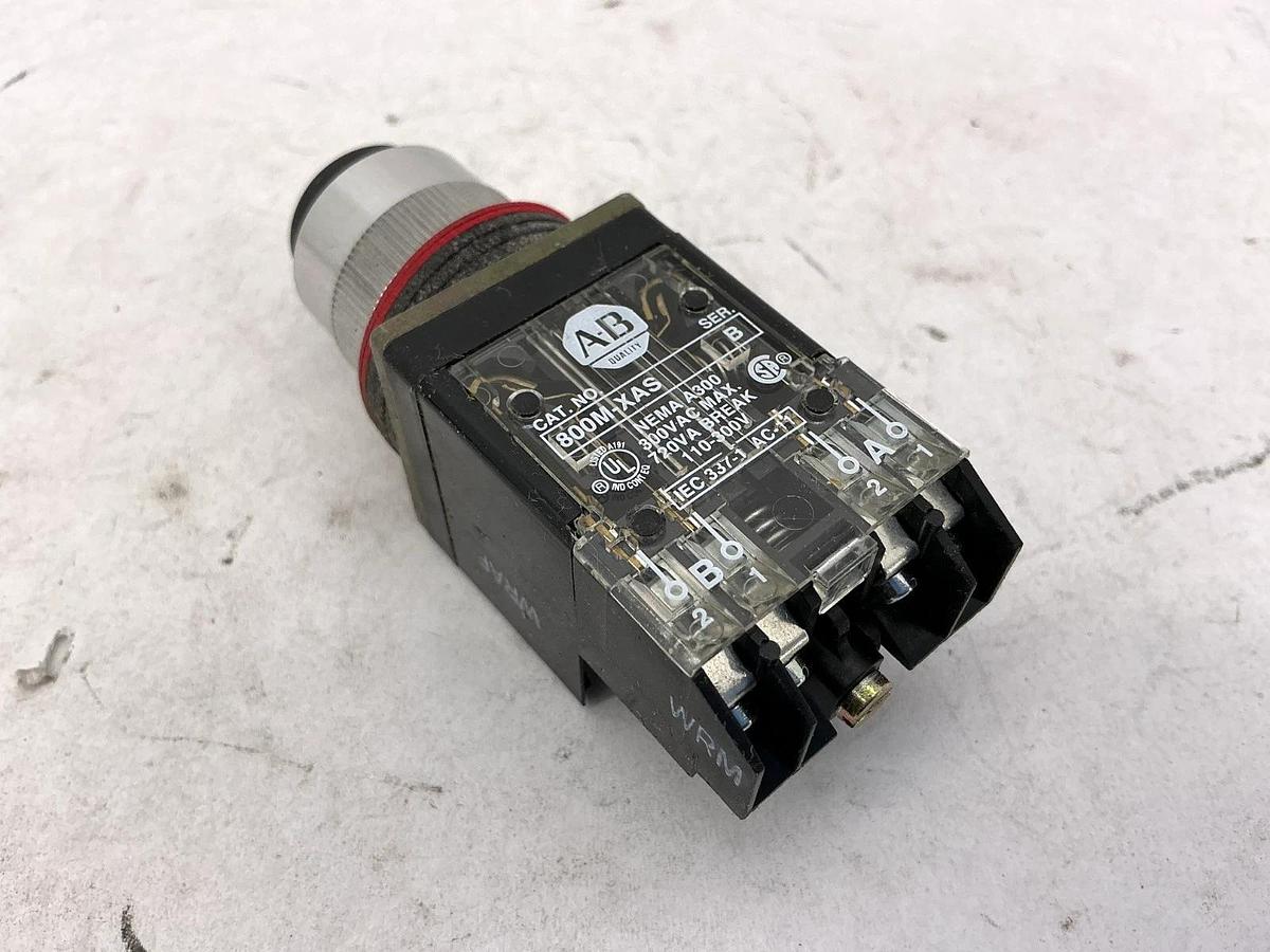 Used Lot of 2 Allen Bradley 800MR-B2 Ser A Pushbutton w/ Contact Block