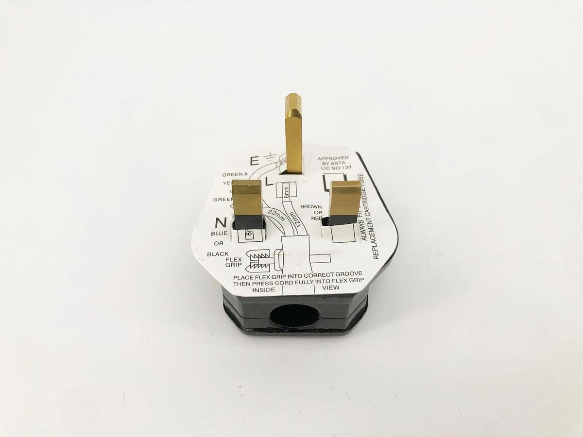 Lot of 14 New RS Pro 854-380 Cable Cable Mounts Urea Formaldehyde 250V 13A Black
