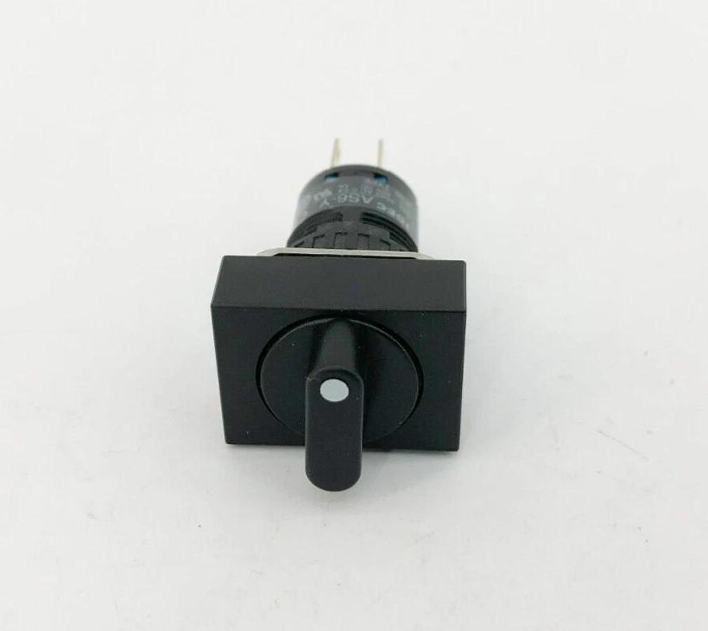 Lot of 3 New IDEC AS6H-3Y2P Rotary Switches 3-Pos. Maintained 16mm