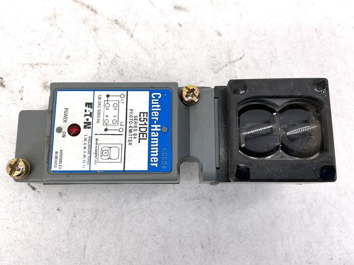 Used Eaton Cutler-Hammer E51DEL Photoelectric Thru-beam Source Head & Body 120VAC