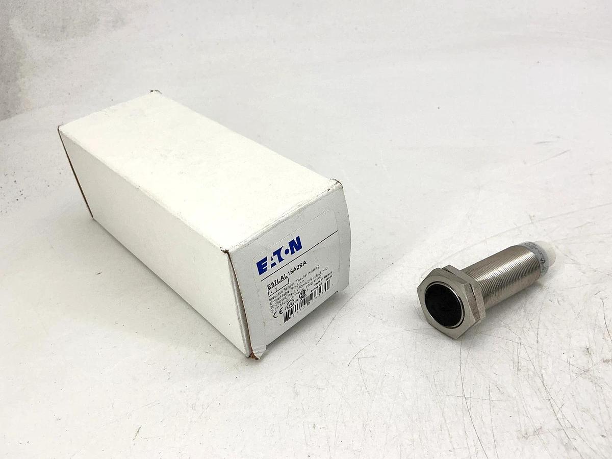 New Eaton E57LAL18A2SA Ser G1 Inductive Sensor Tubular Housing 3-Pin 20-250VAC