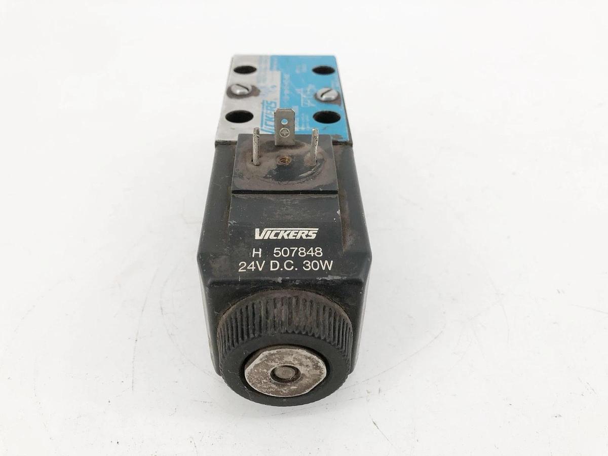 Used Vickers DG4V-3-0B-M-U-H7-60 Directional Control Valve 24VDC 859160