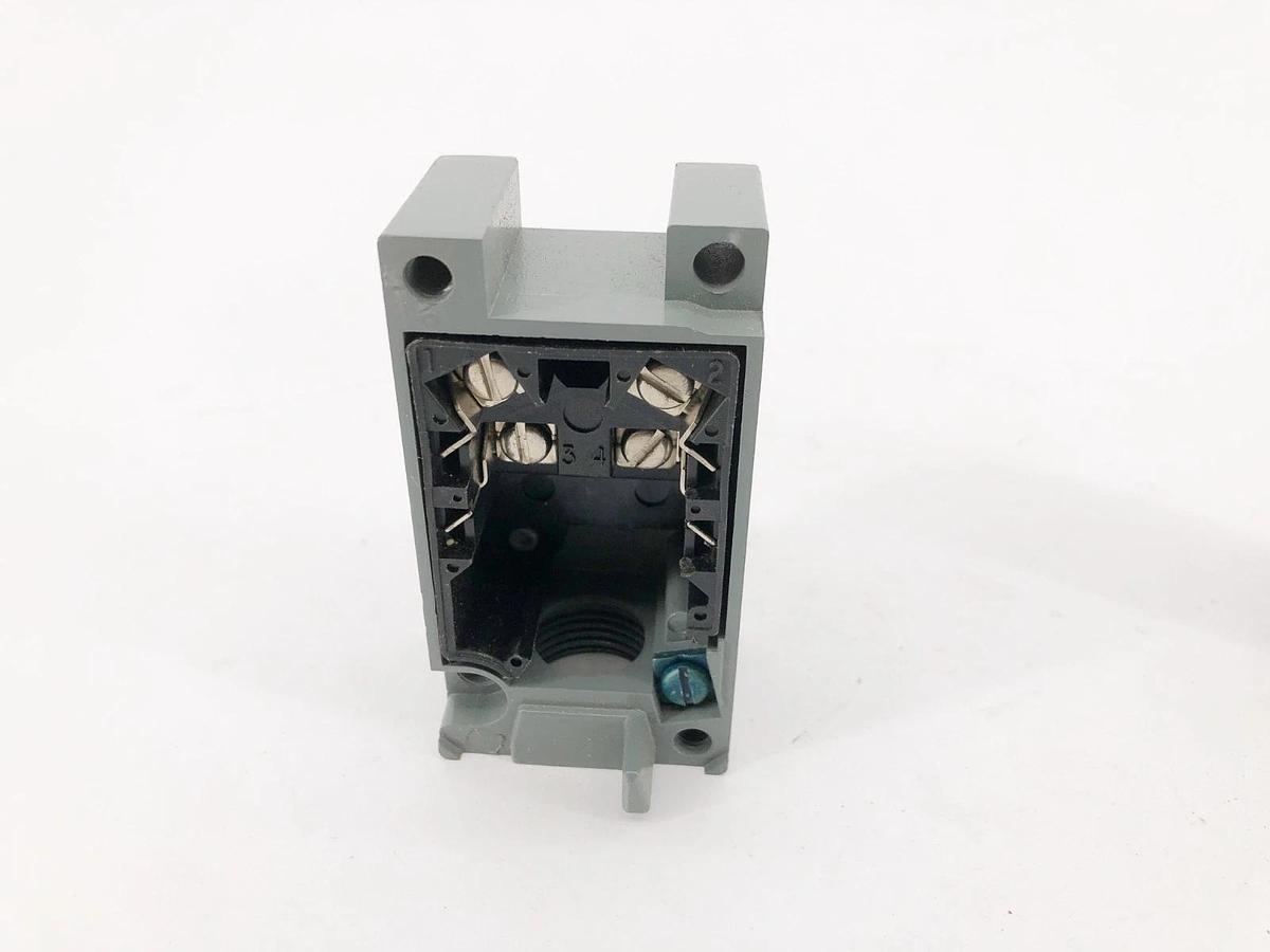 Lot of 2 New Cutler-Hammer E50RA Limit Swich Receptacles 5 Terminals - No Box