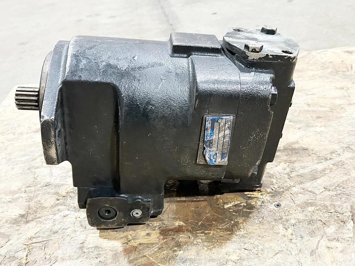 Used OilGear PVWJ-130-A1UV-L-FS-P-1NNNN-CP Hydraulic Oil Pump