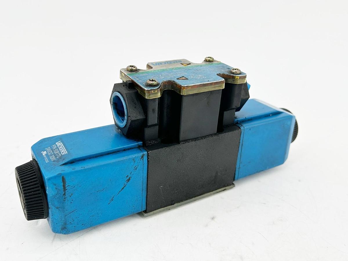 Used Vickers DG4V-3S-6C-VM-FTWL-H5-60 Solenoid Valve 5000PSI 02-145896