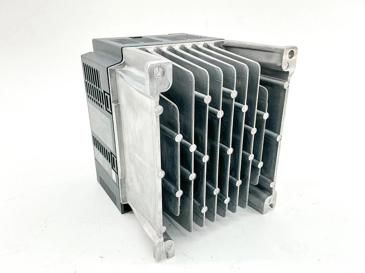 New Mitsubishi Electric FR-D740-022-NA Compact Size Inverter 480V 3PH 1AVF02