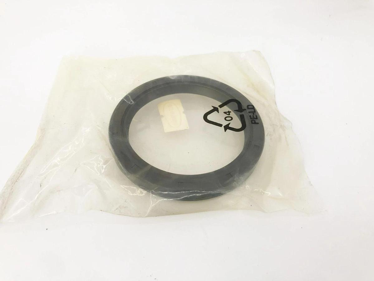 Lot of 2 New TCM 55X70X8TC Oil Seals 21656 / 226505