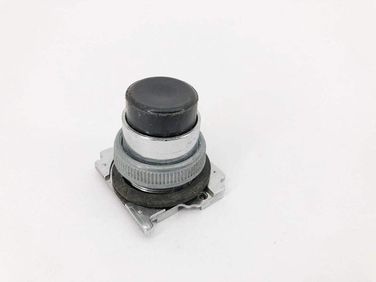 Used Lot of 12 Cutler-Hammer Momentary Pushbuttons Black Green Red Stop 10250T