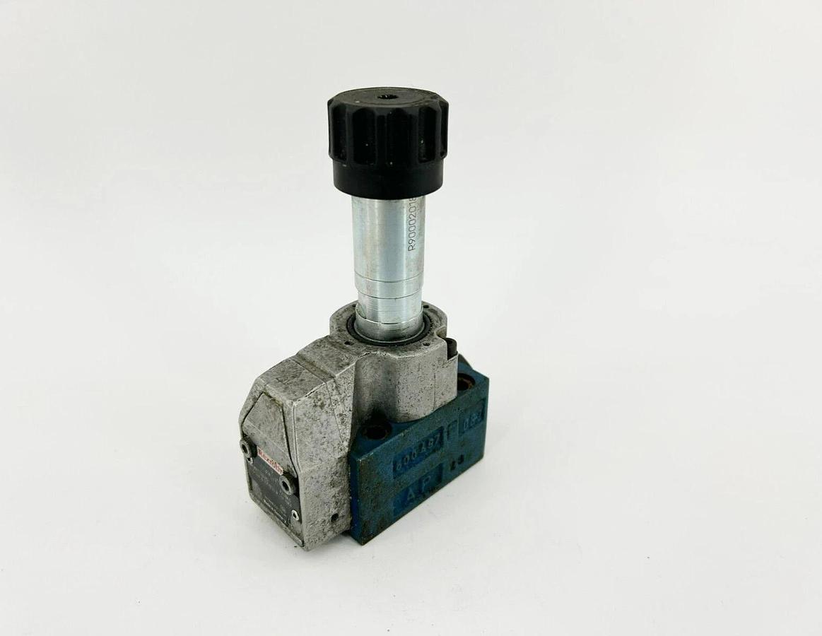Used Rexroth R900566289 Directional Poppet Valve, 24VDC, M-3SEW6U36/630MG24N9K4