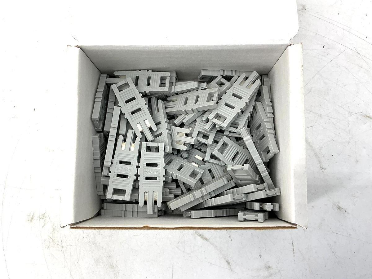 Box of 50 New Allen Bradley 1492-DPL Ser A Disconnect Plugs Gray 1492DPL