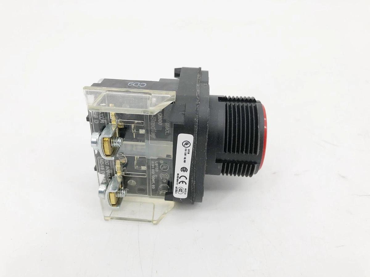 New Allen-Bradley 800H-AR6D1 Ser. F Red Flush Head Momentary Pushbutton 30mm