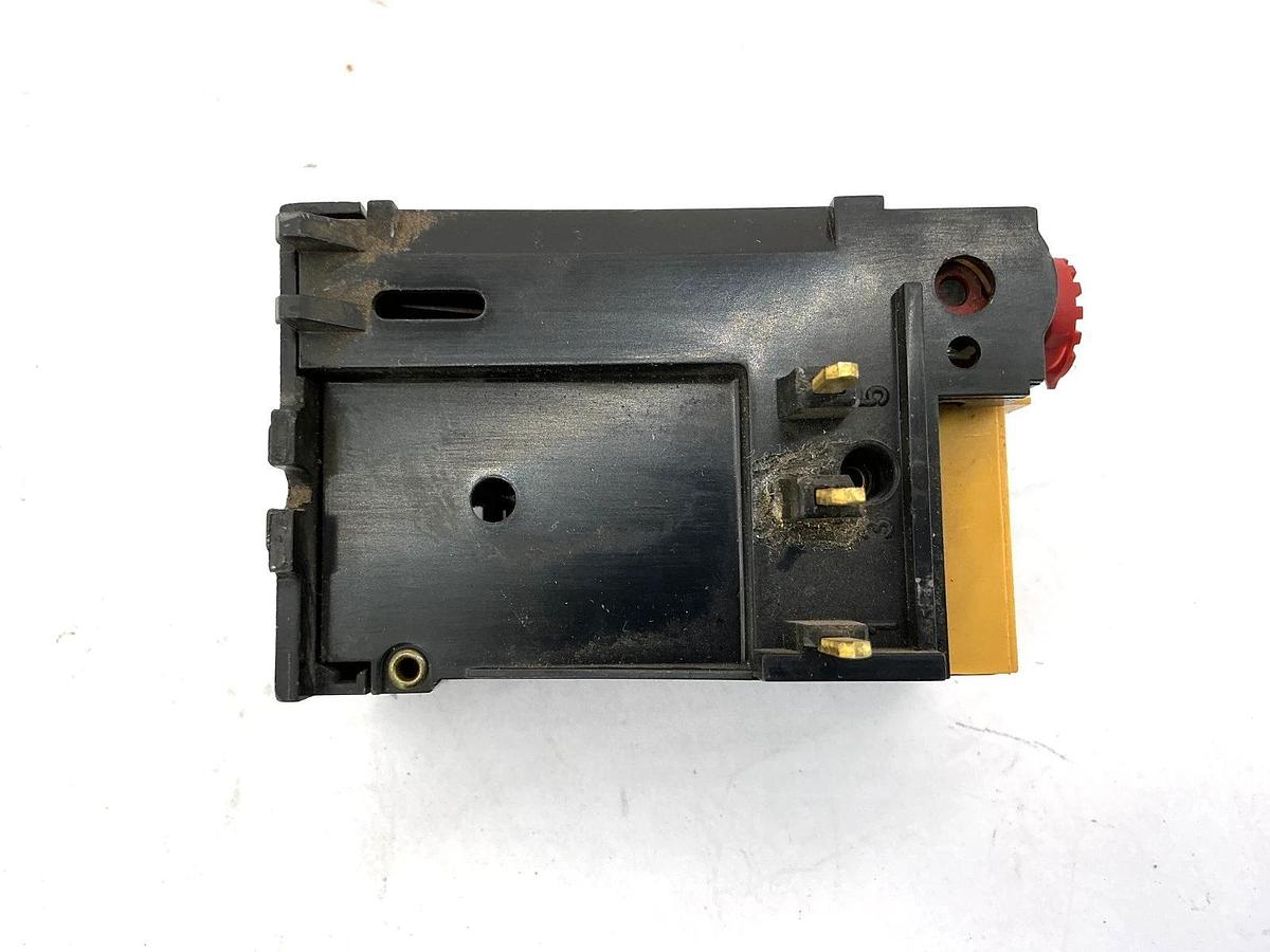 Used Allen Bradley 193-BSB12 Ser A Relay Current Range 0.8A-1.2A 380V