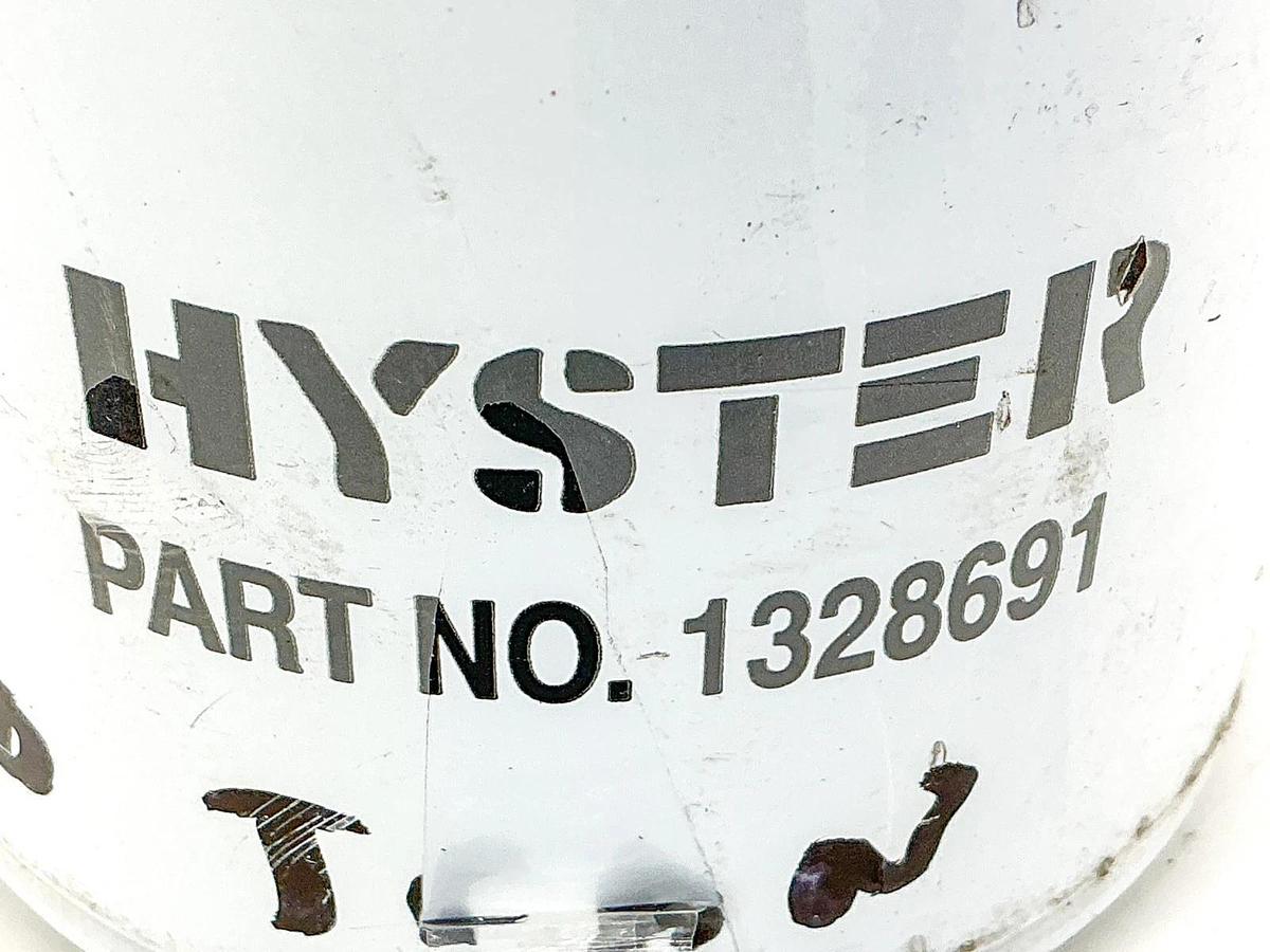New Lot of 2 Hyster 1328691 Oil Filter