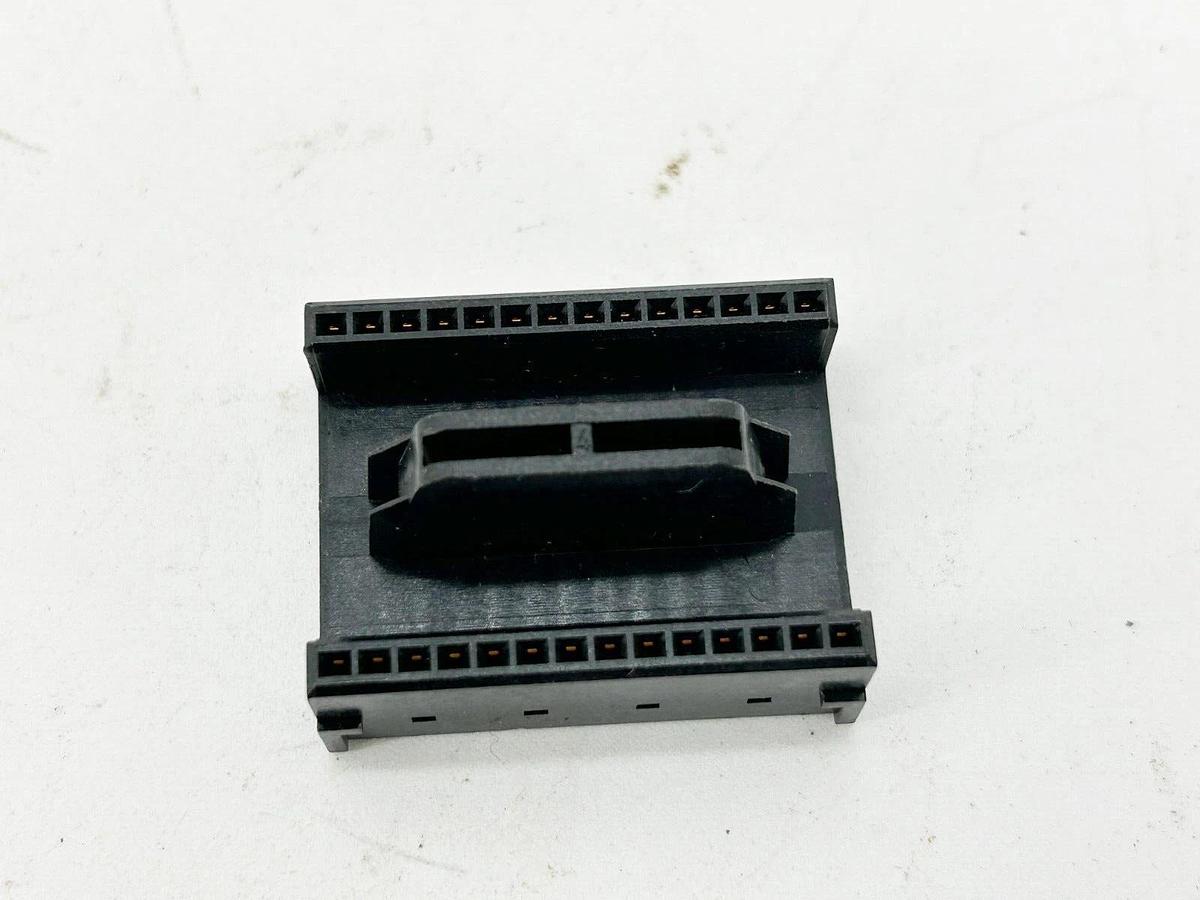 New Lot of 5 Siemens 720 2001-01 BUS Connector 120V